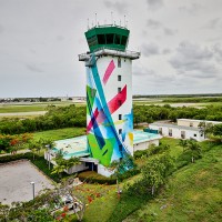 Torre de Control del Aeropuerto Internacional Punta Cana se convierten en obra de arte