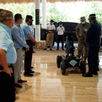 CESAC y Aeropuerto Internacional de Punta Cana realizan primer simulacro de detección de explosivos en el país con unidad robótica 